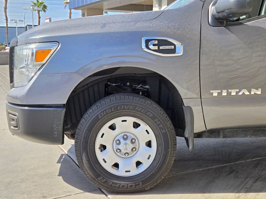 Used 2017 Nissan Titan S AWD/4WD image 5