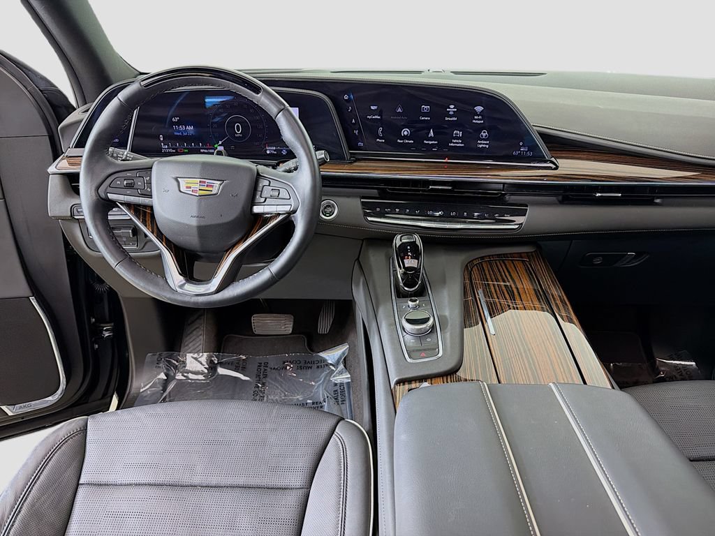 Used 2024 Cadillac Escalade Premium Luxury w/ Performance Package AWD/4WD image 33