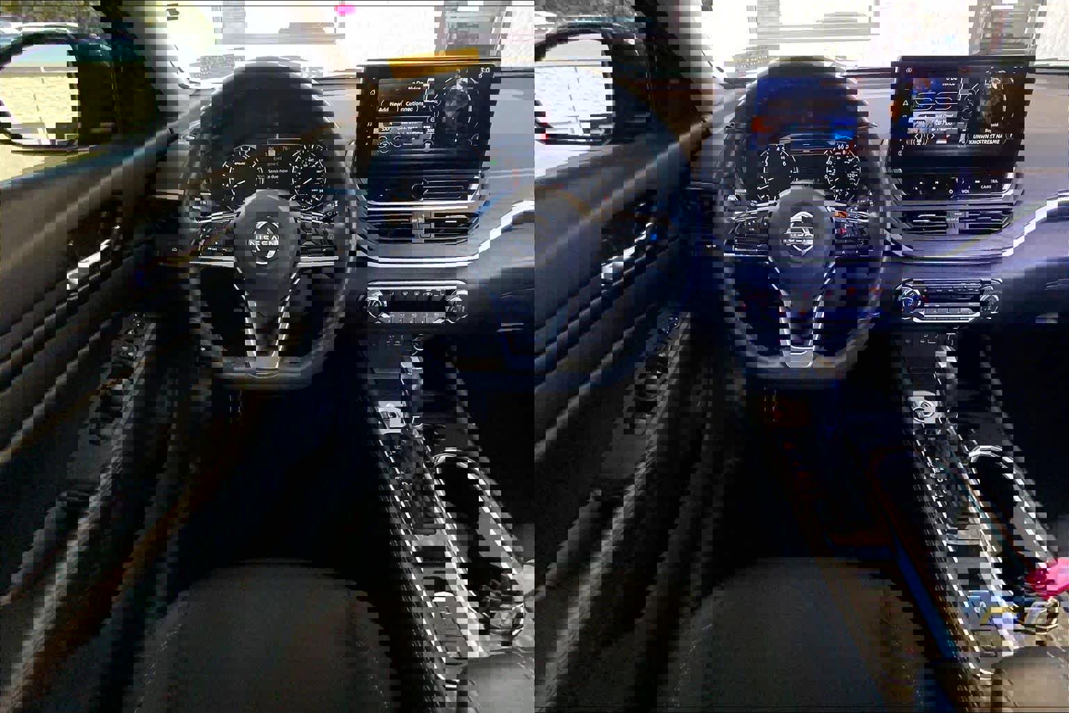 Used 2024 Nissan Altima 2.5 SV w/ SV Premium Package image 6