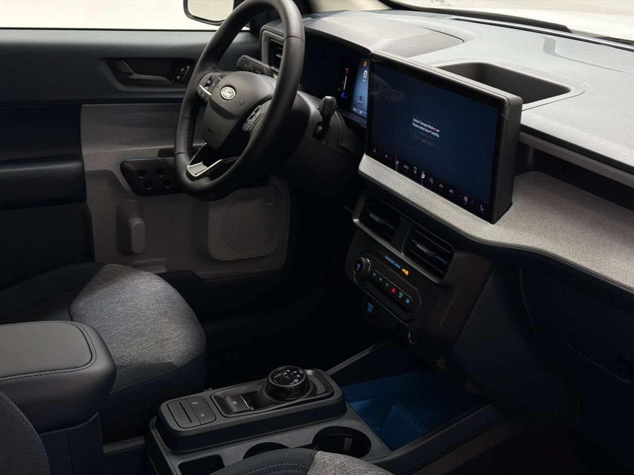 New 2026 Ford Maverick XLT w/ XLT Luxury Package FWD image 8