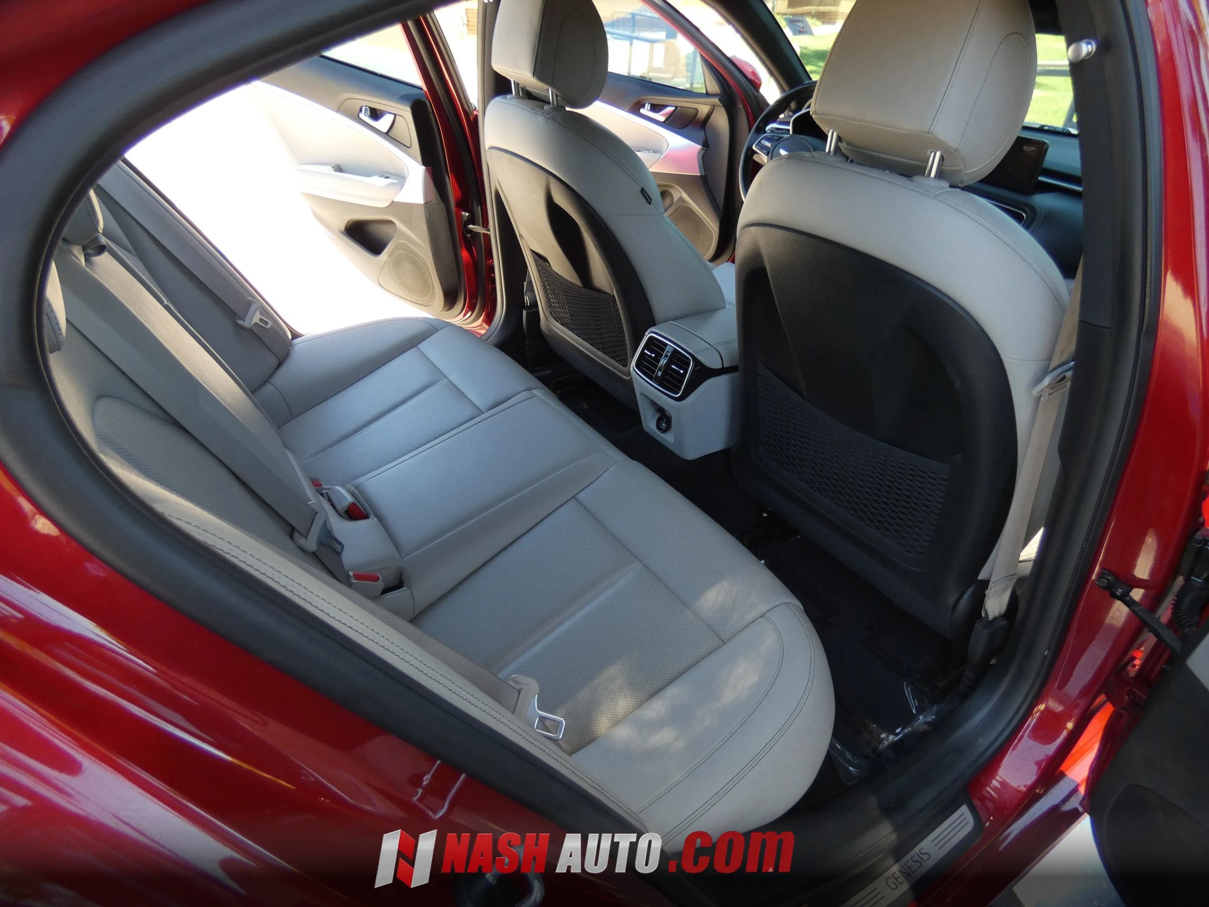 Used 2022 Genesis G70 2.0T RWD image 33