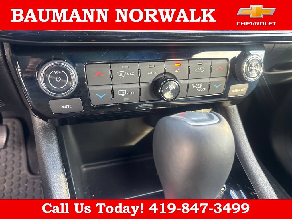 Used 2026 Jeep Compass Latitude w/ Sun and Sound Group AWD/4WD image 10