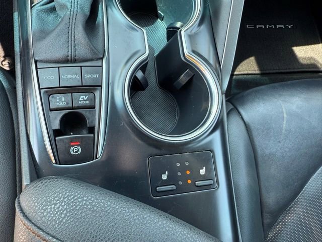 Used 2020 Toyota Camry XLE image 24