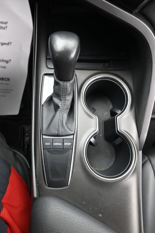 Used 2022 Toyota Camry SE FWD image 21