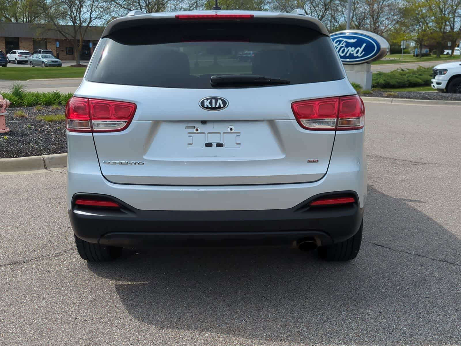 Used 2017 Kia Sorento FWD image 7