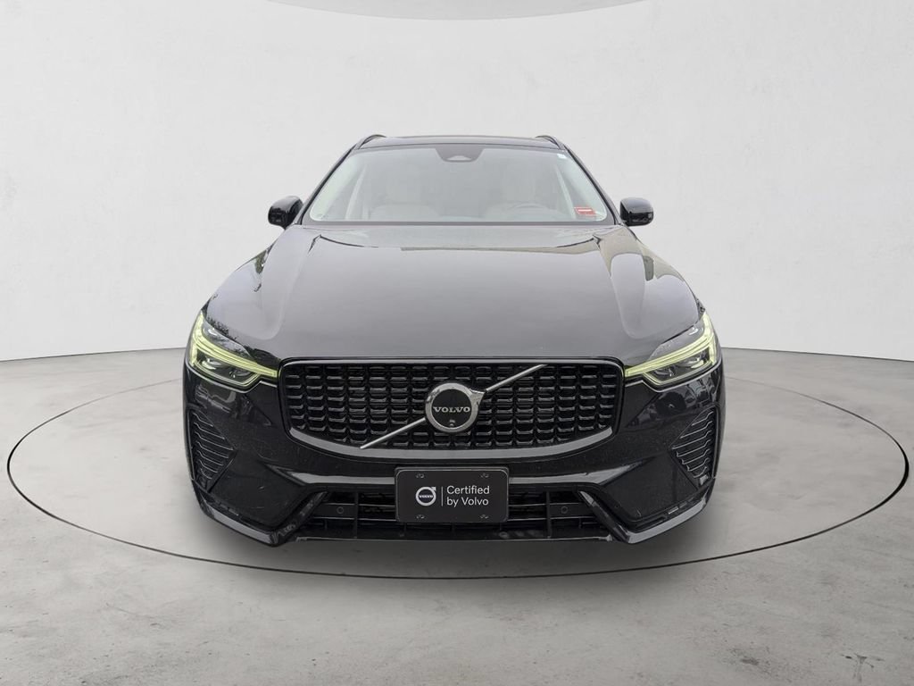 Certified 2024 Volvo XC60 B5 Plus w/ Protection Package Premier AWD/4WD image 4