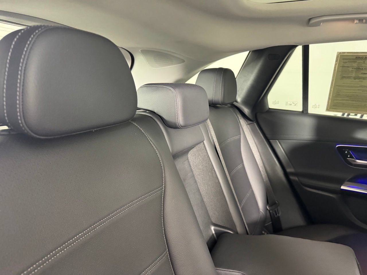 Used 2025 Mercedes-Benz GLC 350e 4MATIC image 31
