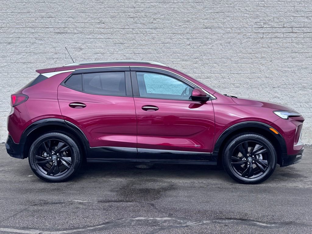 Used 2025 Buick Encore GX Sport Touring image 7