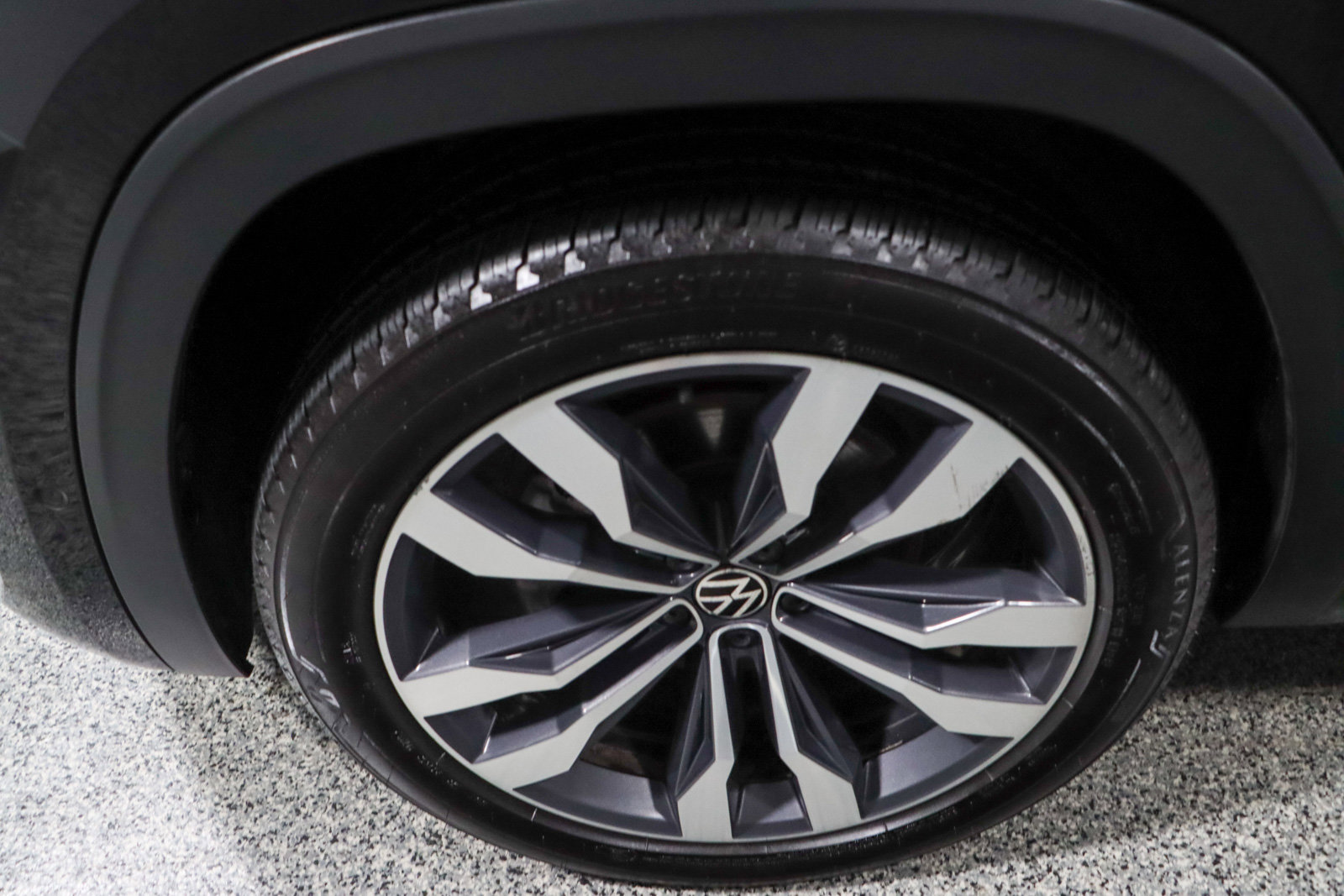 Used 2022 Volkswagen Atlas Cross Sport SEL Premium R-Line image 11