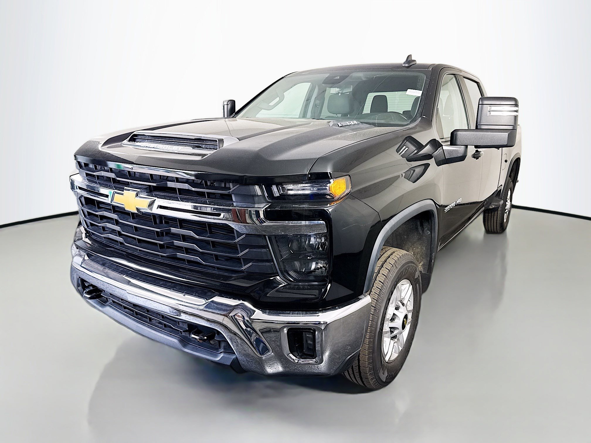 Used 2024 Chevrolet Silverado 2500 LT w/ Convenience Package image 4