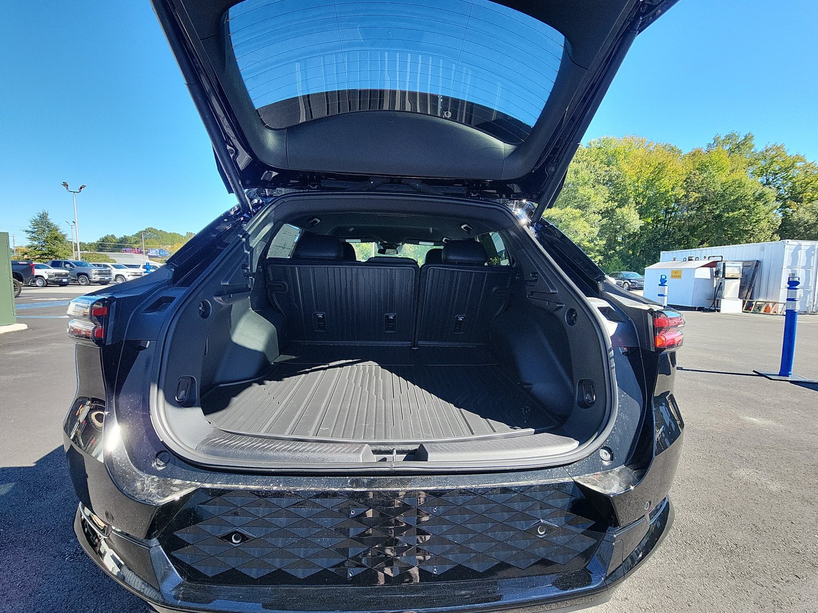 New 2025 Chevrolet Equinox EV RS AWD/4WD image 24