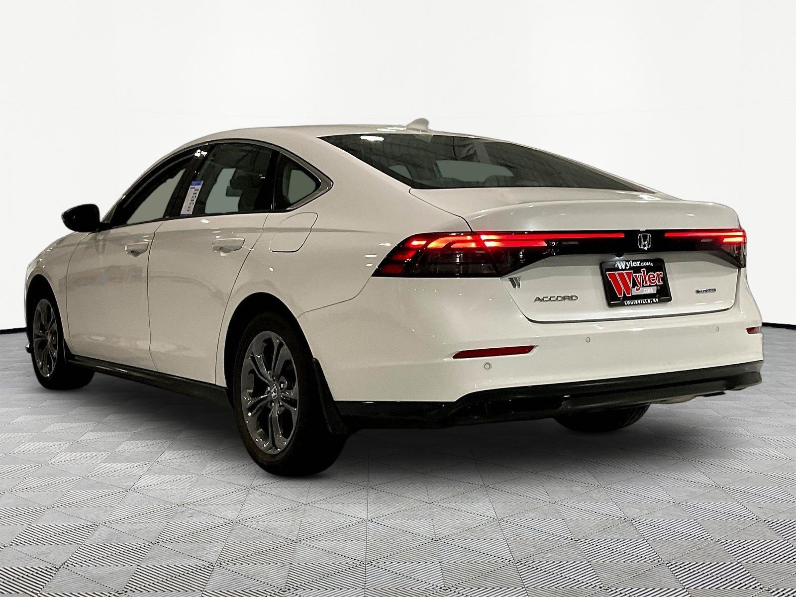 Used 2025 Honda Accord EX-L image 4