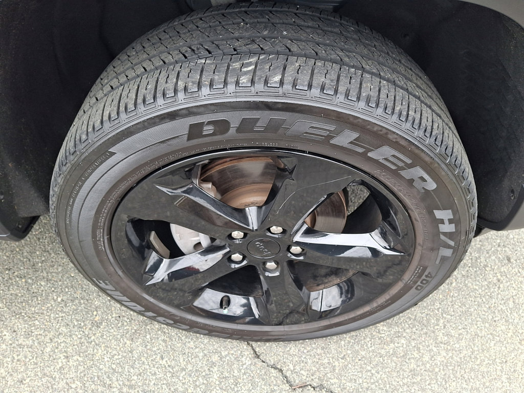 Used 2023 Jeep Grand Cherokee Altitude image 9