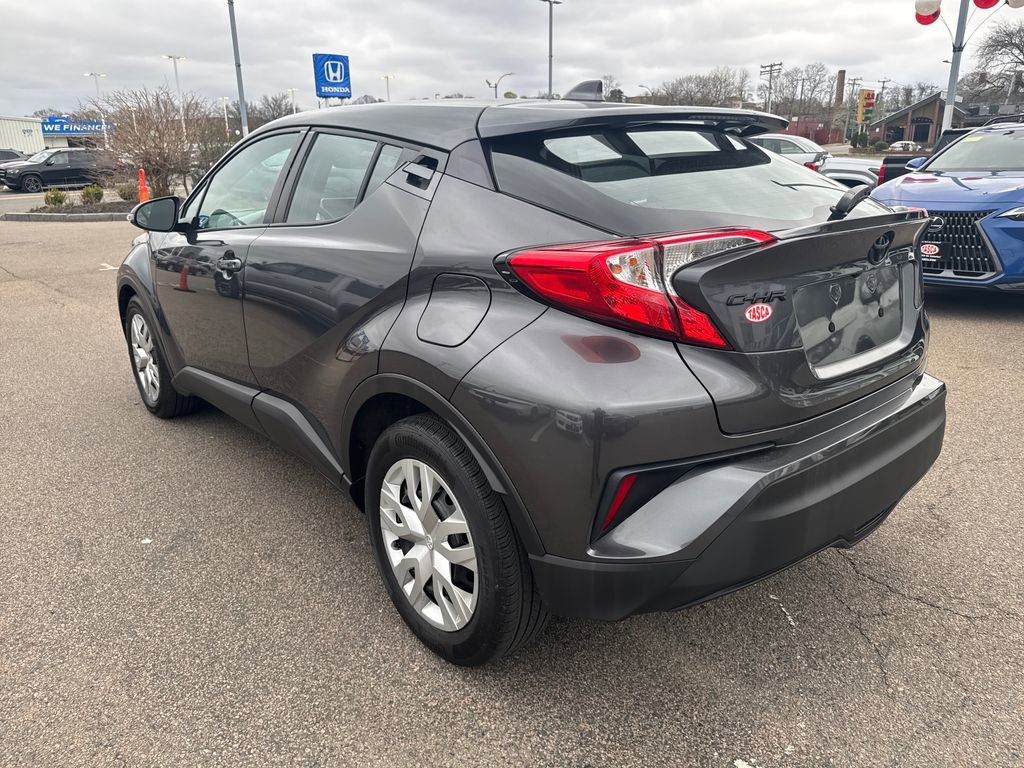 Used 2021 Toyota C-HR LE image 5