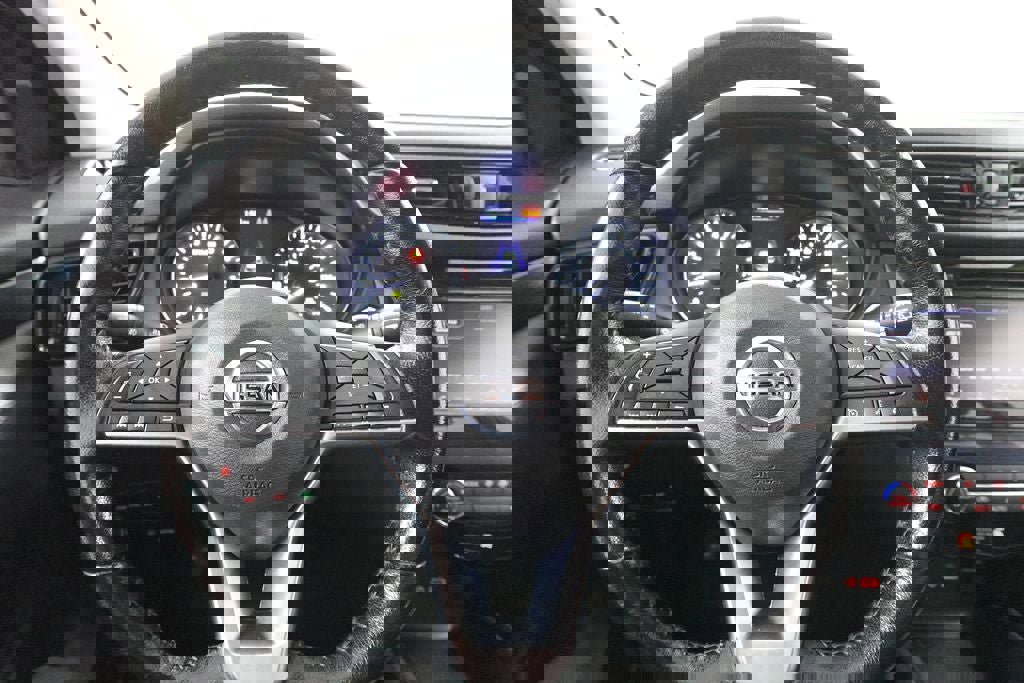 Used 2021 Nissan Rogue Sport SV image 14