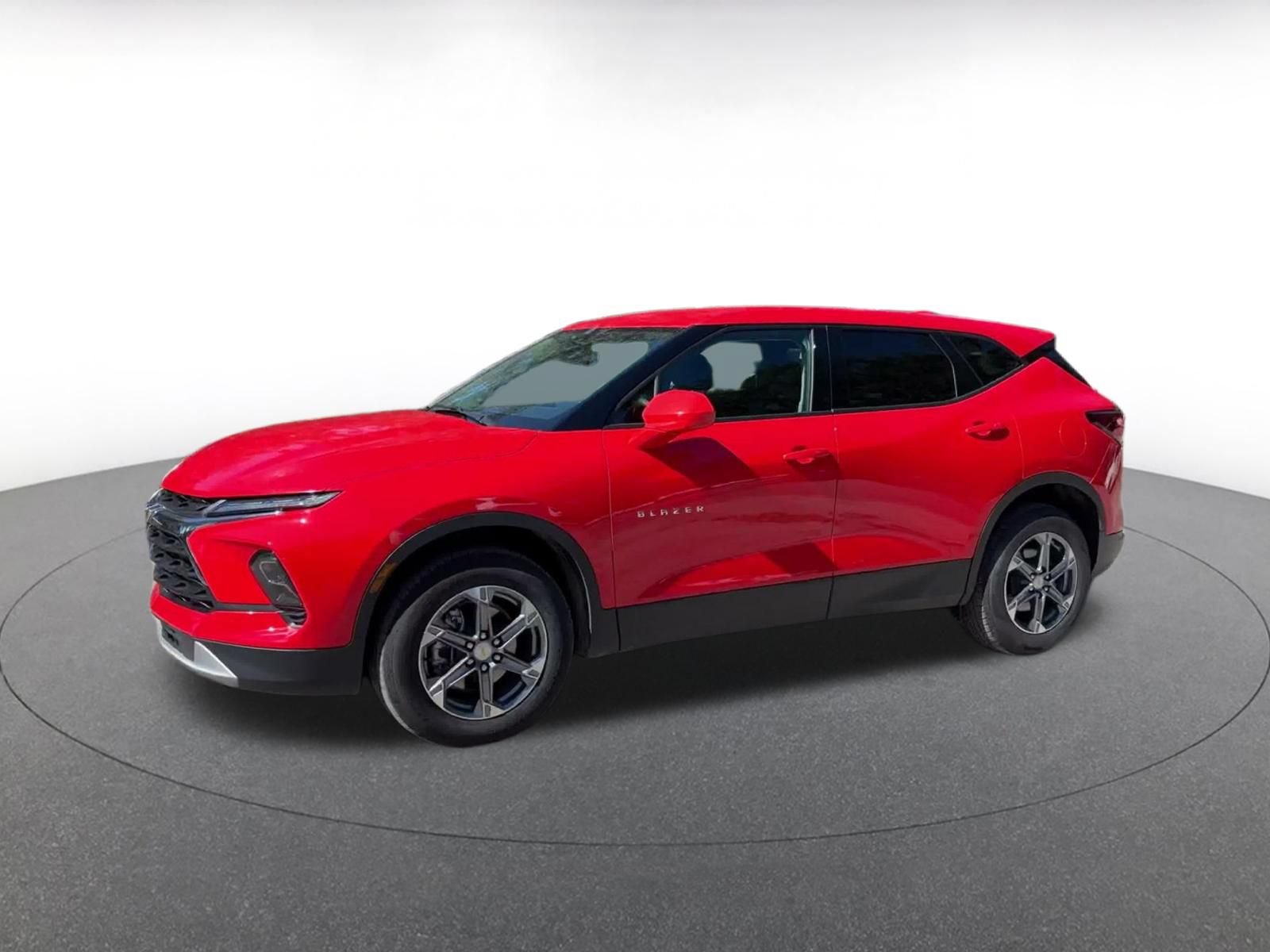 Used 2026 Chevrolet Blazer LT FWD image 7