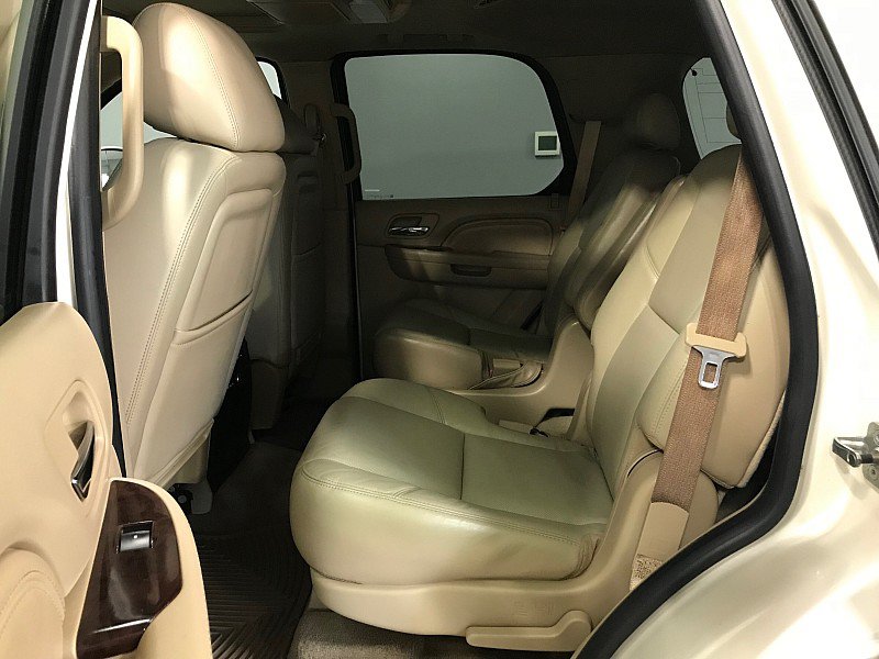 Used 2010 Cadillac Escalade Premium AWD/4WD image 18