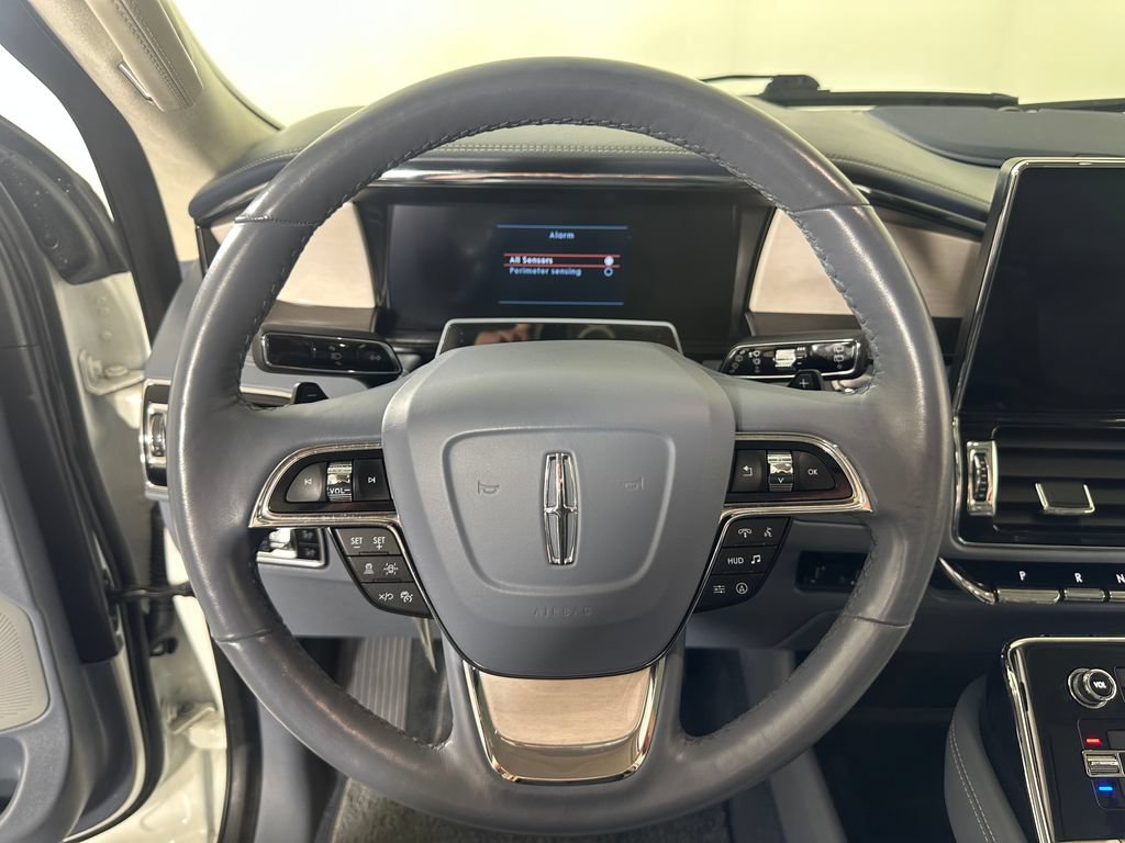 Used 2023 Lincoln Navigator Black Label AWD/4WD image 32