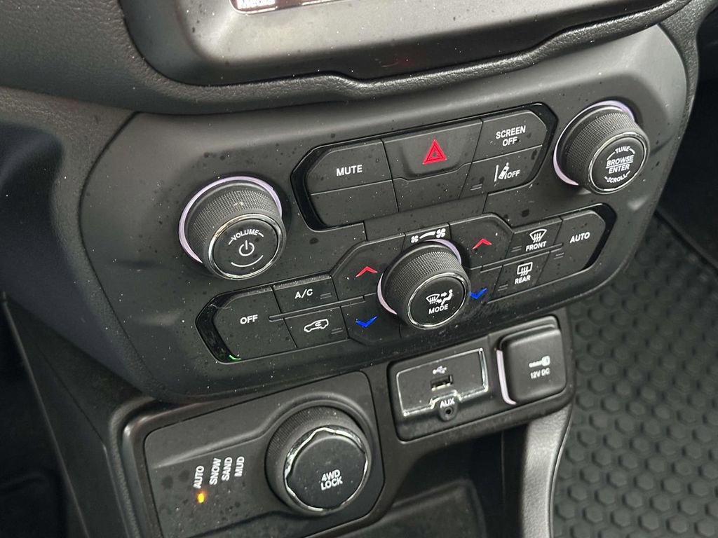 Used 2023 Jeep Renegade Limited w/ Sun/Sound Group image 29