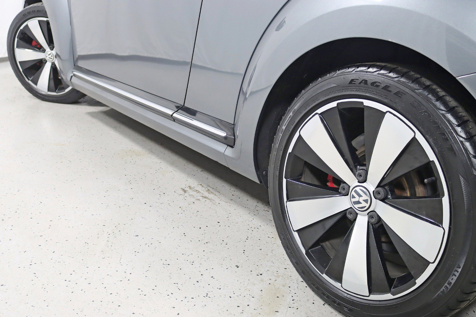Used 2014 Volkswagen Beetle R-Line FWD image 12