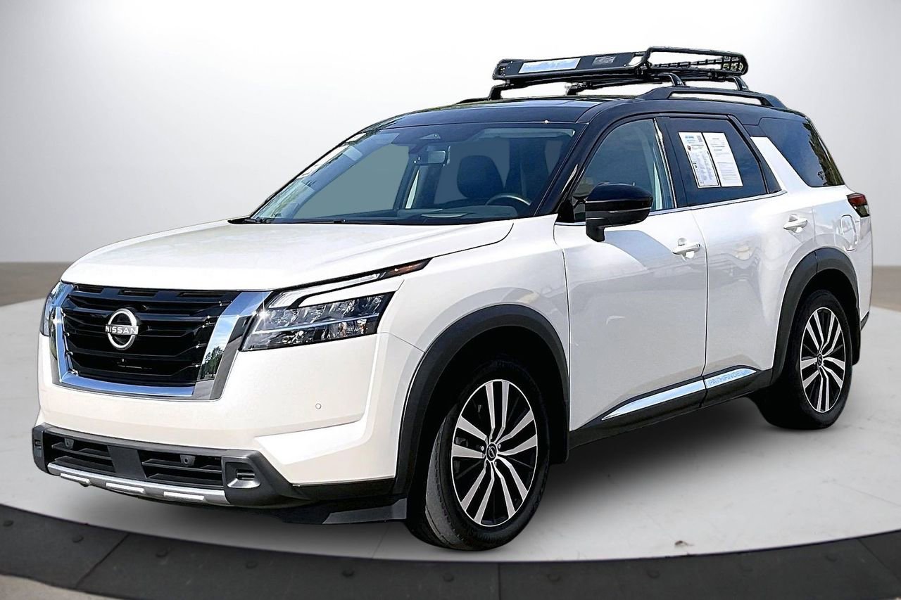 Used 2023 Nissan Pathfinder Platinum image 4