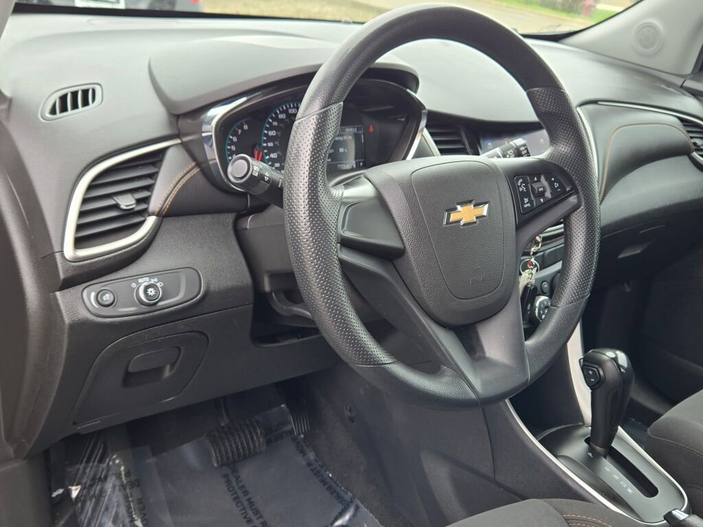Used 2020 Chevrolet Trax LS w/ LPO, Cargo Package FWD image 22