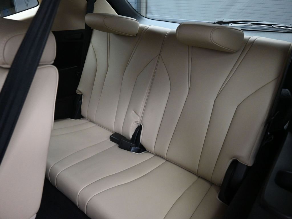 Used 2023 Acura MDX SH-AWD w/ Technology Package image 21