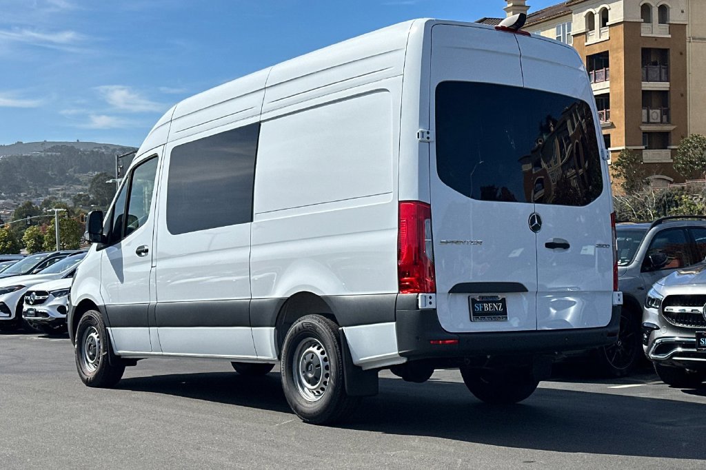 Used 2025 Mercedes-Benz Sprinter 2500 image 6