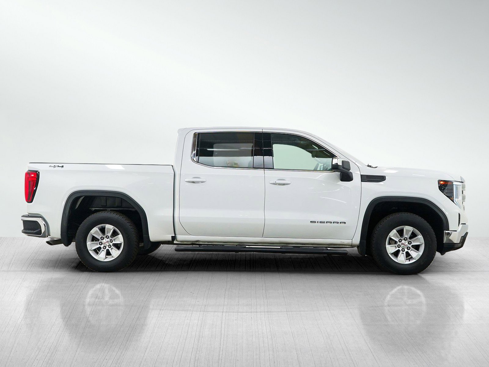 Used 2023 GMC Sierra 1500 SLE w/ Enhanced Capability Package AWD/4WD image 6
