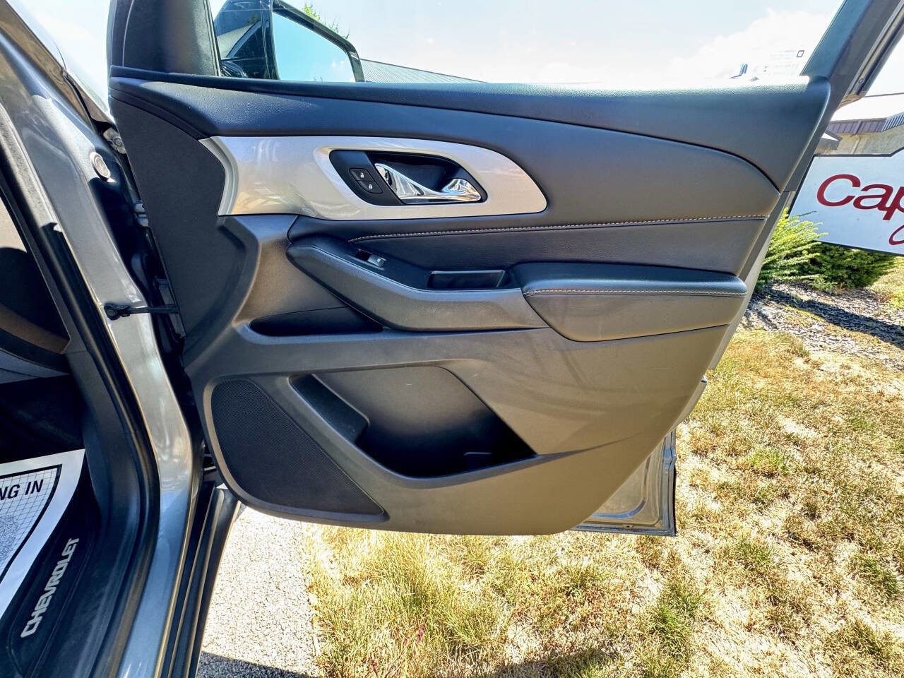 Used 2020 Chevrolet Traverse LS image 30