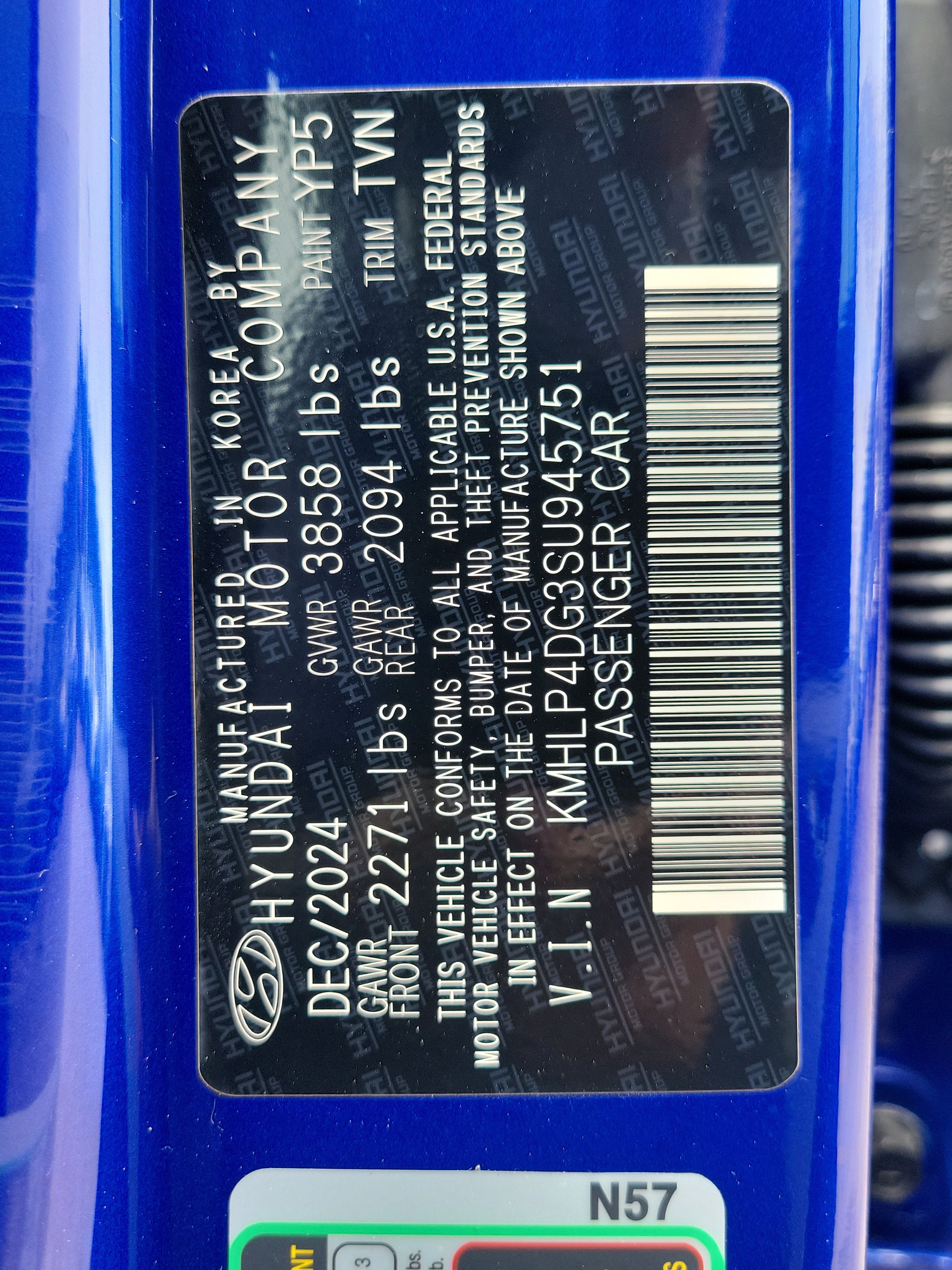 Certified 2025 Hyundai Elantra Limited FWD image 34