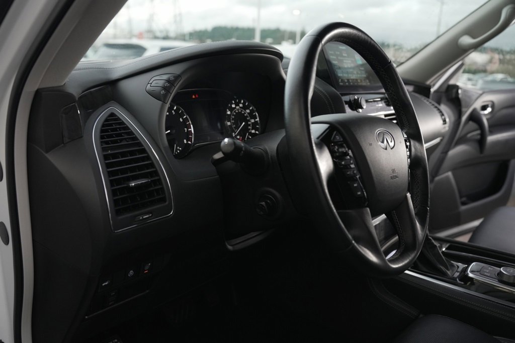 Used 2024 INFINITI QX80 Luxe image 17