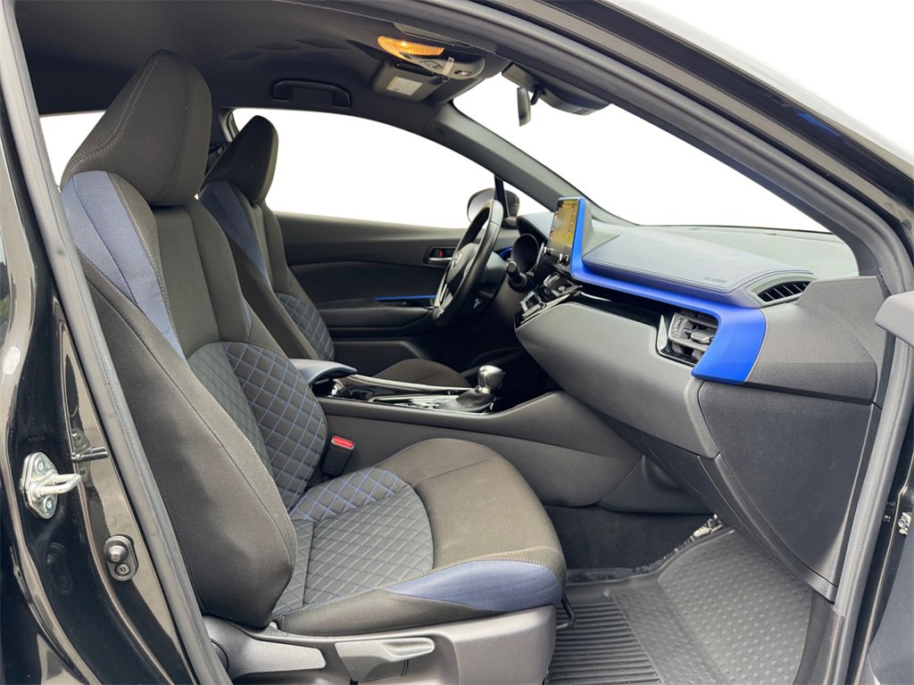 Used 2021 Toyota C-HR XLE image 18