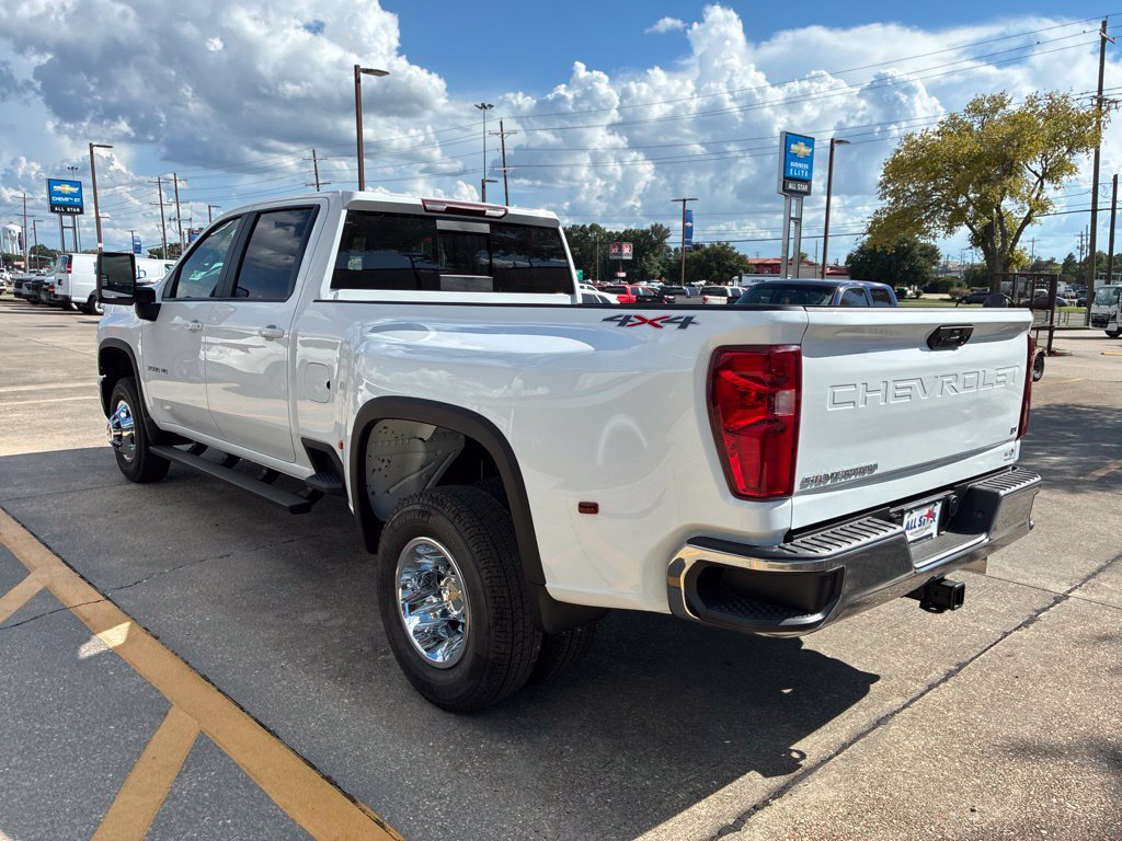 New 2026 Chevrolet Silverado 3500 LT AWD/4WD image 9