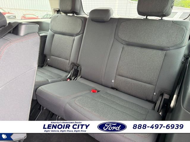 Used 2025 Ford Expedition Active RWD image 10