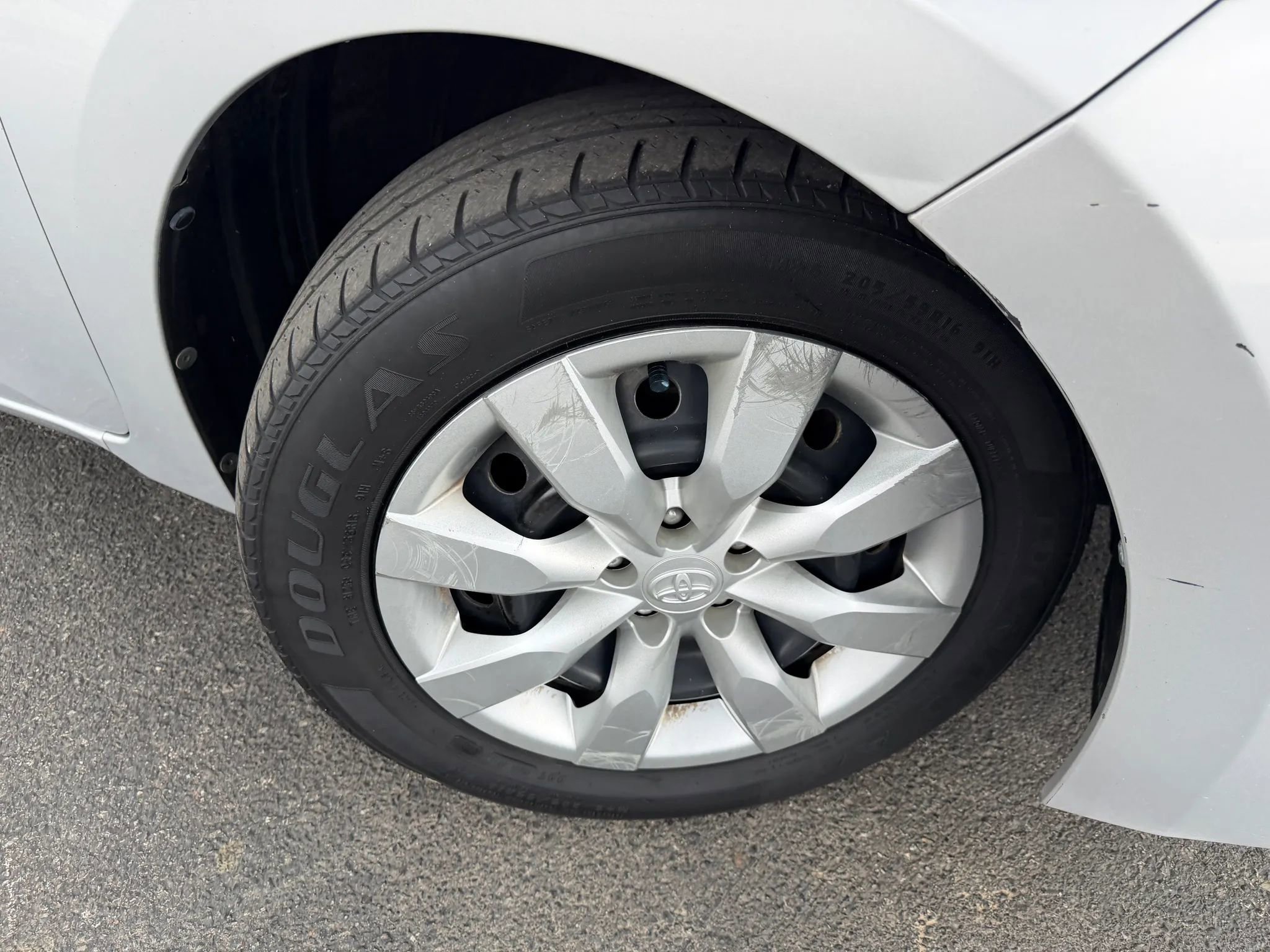 Used 2015 Toyota Corolla LE FWD image 44