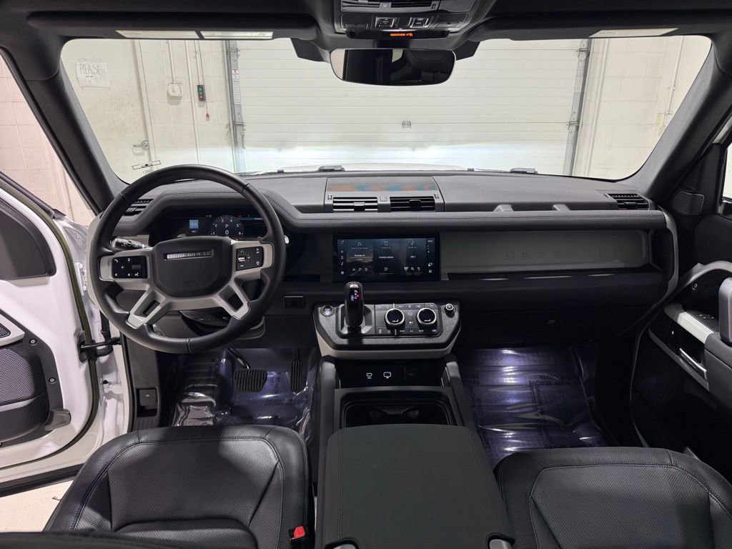 Used 2023 Land Rover Defender 90 X-Dynamic SE AWD/4WD image 24