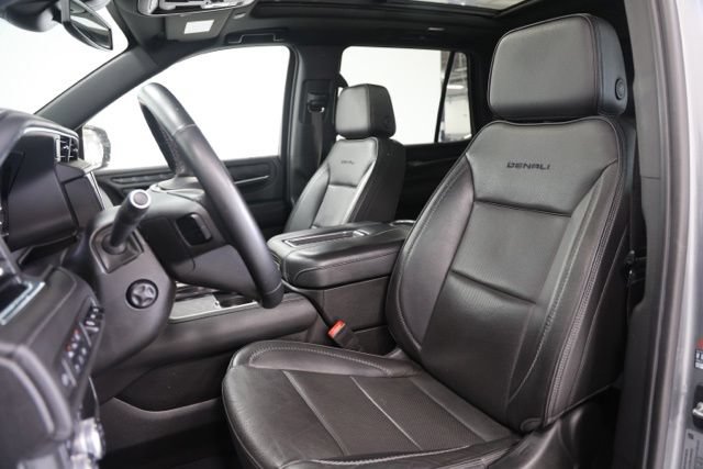 Used 2023 GMC Yukon Denali AWD/4WD image 18
