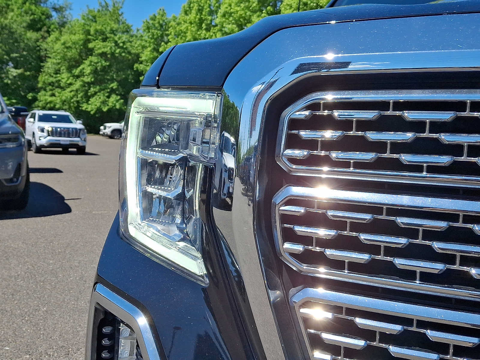 Used 2022 GMC Sierra 1500 Denali w/ Denali Reserve Package AWD/4WD image 10