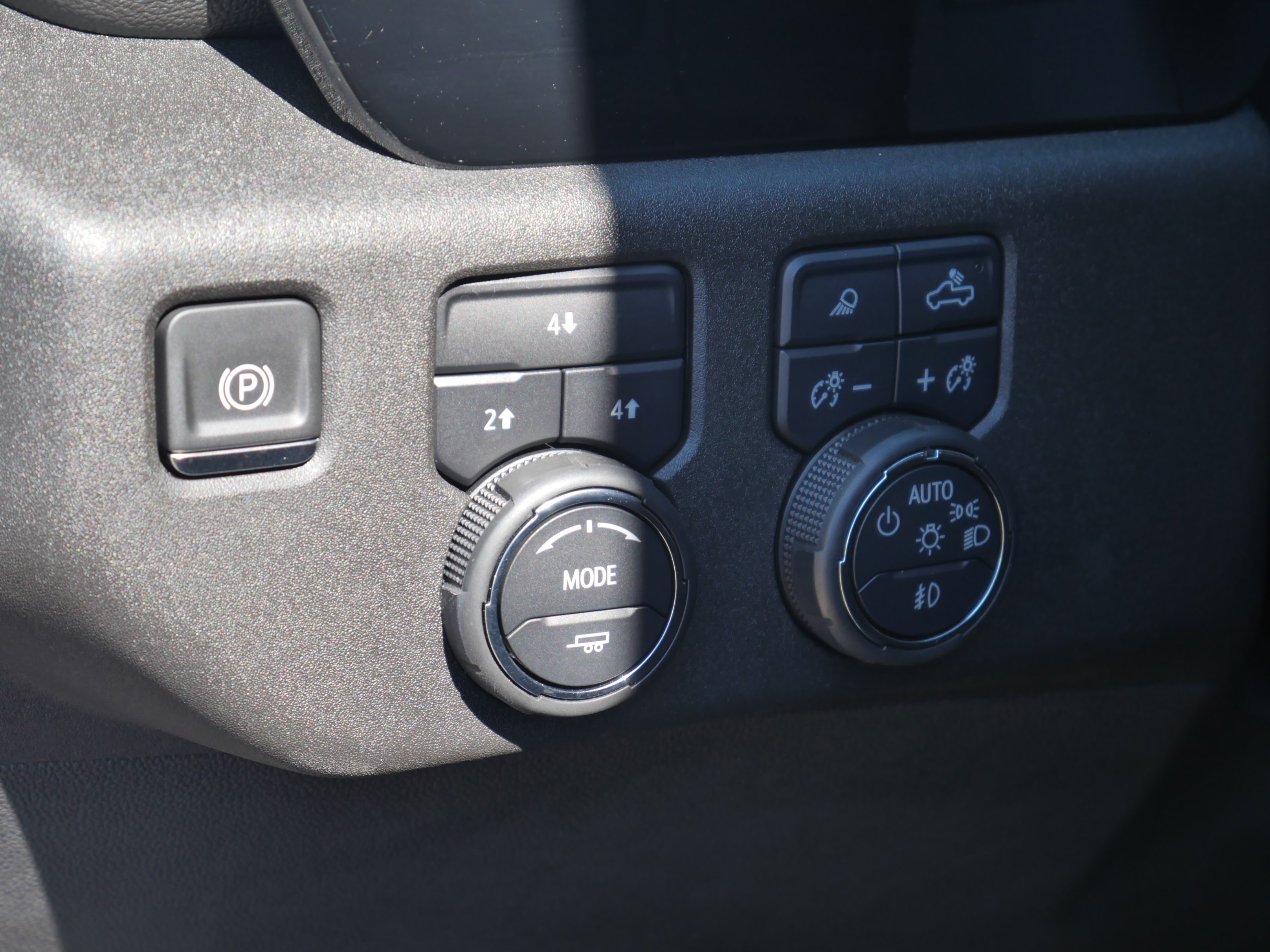 Used 2024 Chevrolet Silverado 3500 LT w/ Convenience Package AWD/4WD image 5