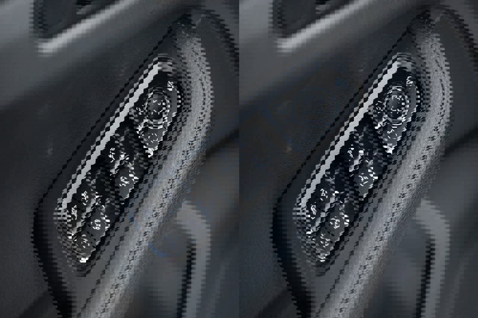 Certified 2023 Porsche Macan image 18