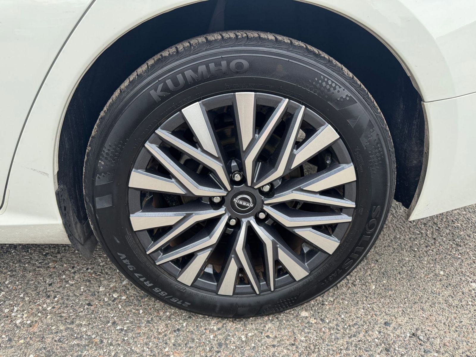 Used 2025 Nissan Altima 2.5 SV image 30