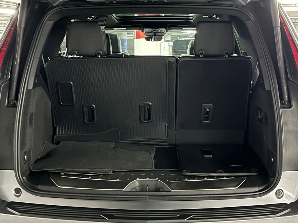 Used 2022 Cadillac Escalade Premium Luxury w/ LPO, Illumination Package image 39