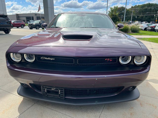Used 2022 Dodge Challenger R/T Scat Pack w/ Dynamics Package RWD image 2