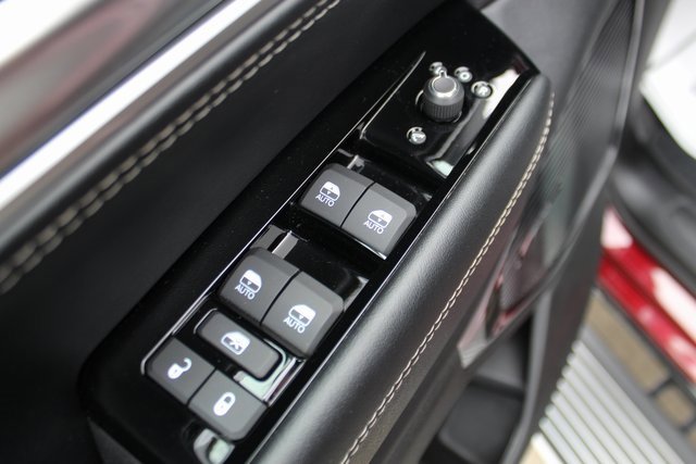 Used 2025 Jeep Wagoneer Series III w/ Premium Group I image 11