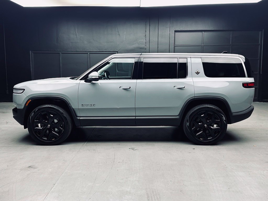 Used 2024 Rivian R1S Adventure Dual AWD/4WD image 5