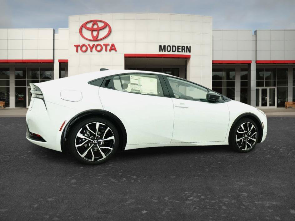New 2027 Toyota Prius Plug-In Hybrid FWD image 15