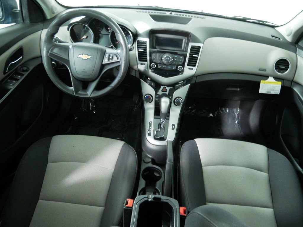 Used 2014 Chevrolet Cruze LS FWD image 19