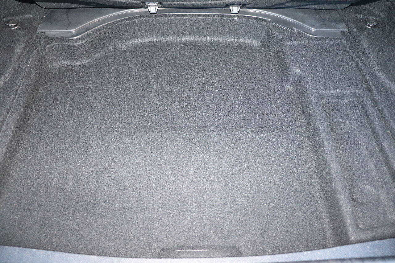 Used 2013 Mercedes-Benz E 350 Sedan image 60