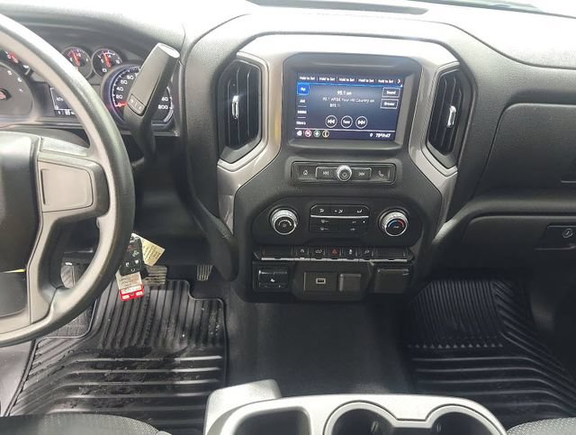 Used 2020 Chevrolet Silverado 1500 Custom w/ Custom Value Package AWD/4WD image 2